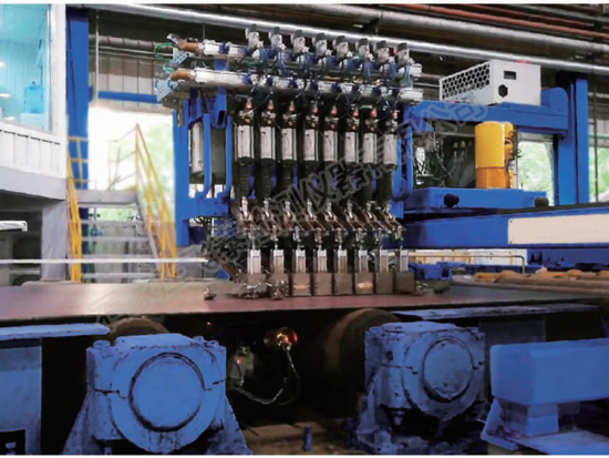 鋼板自動探傷設(shè)備.jpg 鋼板自動探傷設(shè)備.jpg